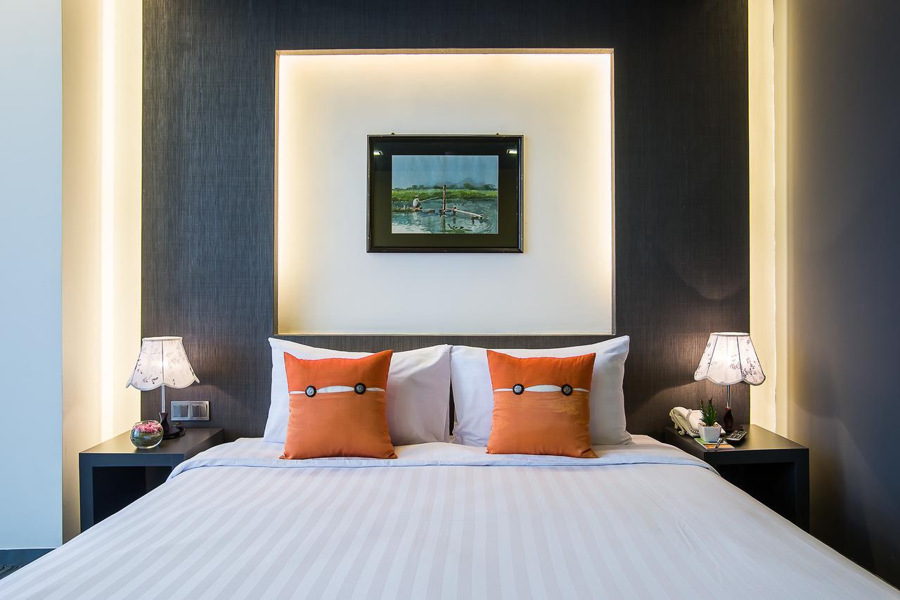 Tryp By Wyndham Yangon Hotel Exterior photo